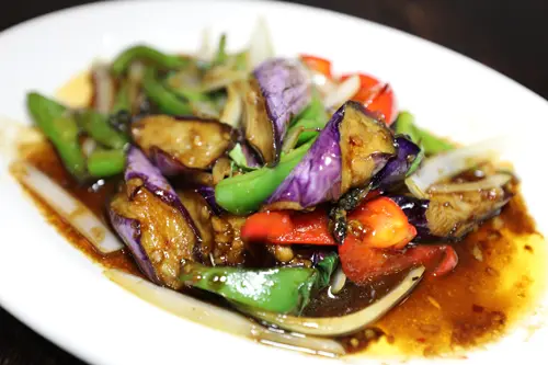 Eggplant with Basil Leaves - Cook on Thai